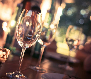 Cómo maridar vino y comida de pub - Wine.com.mx